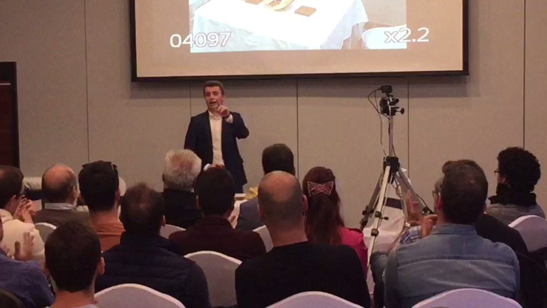 Dani Pedreño presentando evento