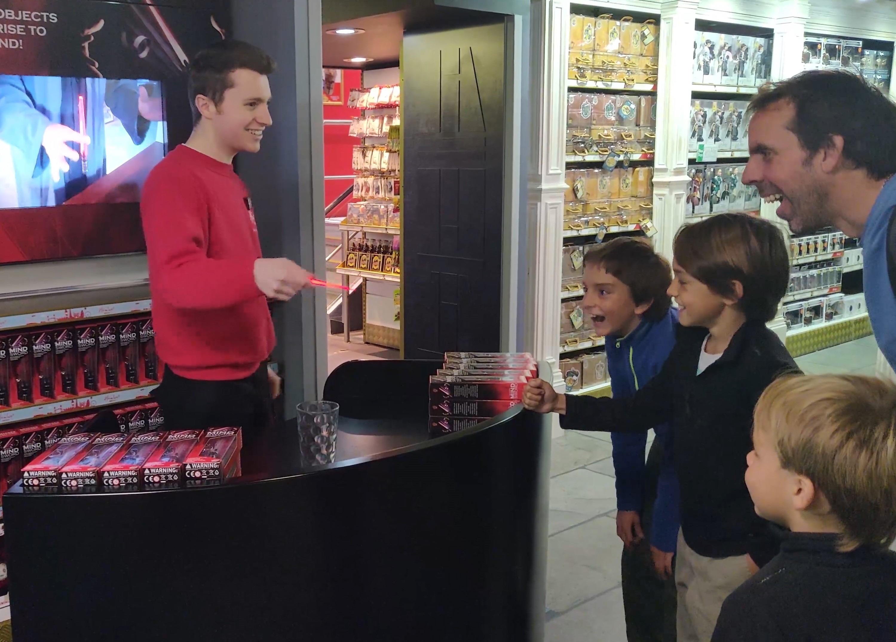 Dani Pedreño en Hamleys Londres